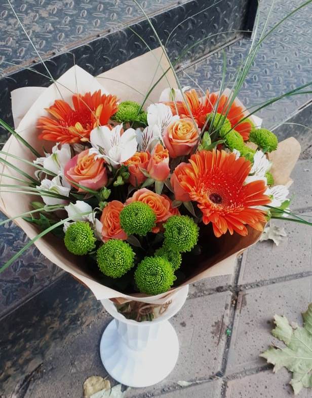 Букет цветов из: Герберы, Хризантемы, Альстромерии и Розы в Третьяках