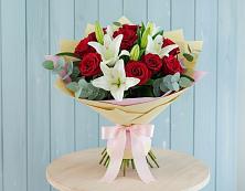 Букет цветов из:  Лилии и Розы в Третьяках