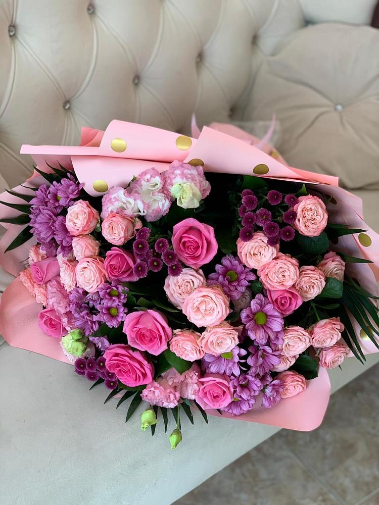 Букет цветов из: Хризантемы, Розы и Лизиантусы в Третьяках