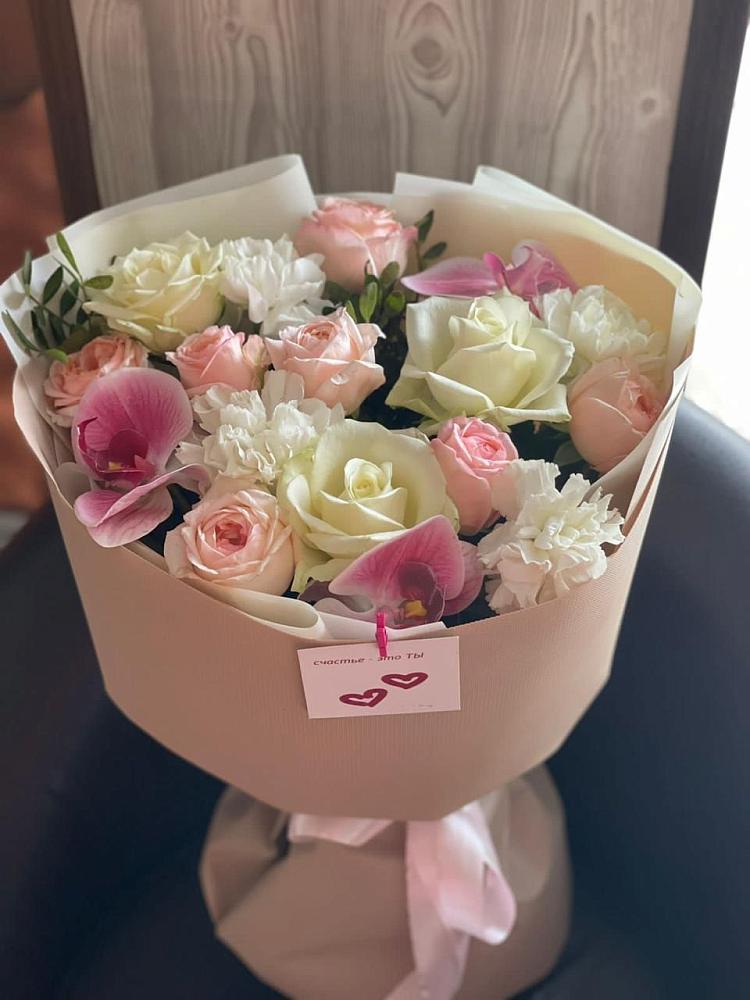 Букет цветов из: Орхидеи, Розы и Гвоздики в Третьяках