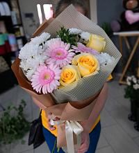 Букет цветов из:  Герберы, Розы и Хризантемы в Третьяках