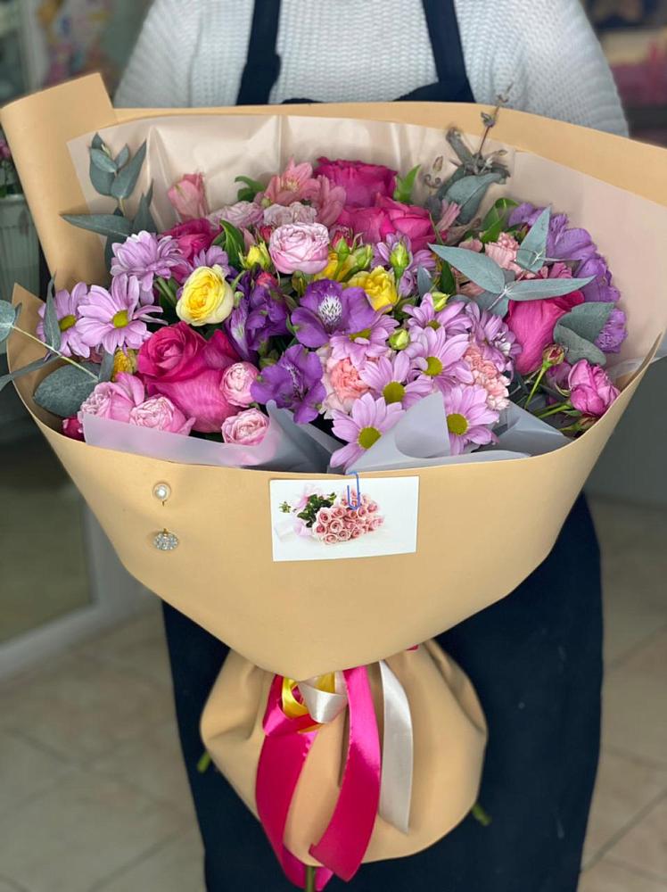 Букет цветов из: Хризантемы, Гвоздики и Альстромерии в Третьяках