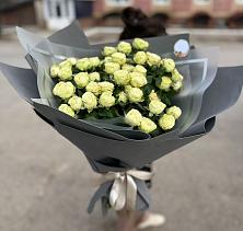 Букет Белые кустовые розы Солинеро в Третьяках