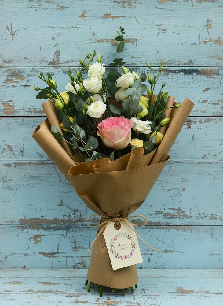 Букет цветов из: Розы и Лизиантусы в Третьяках