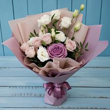 Букет цветов из:  Розы и Лизиантусы в Третьяках