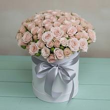 Цветочная композиция из Розы в шляпной коробке в Третьяках