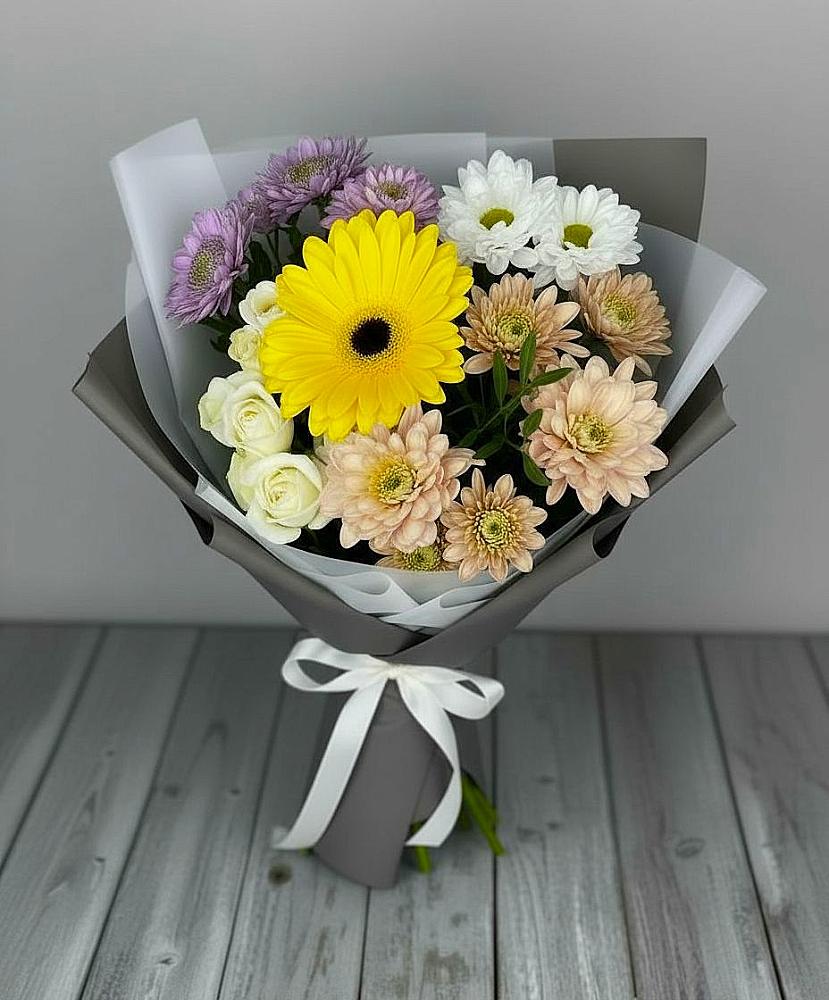 Букет цветов из: Розы, Герберы и Хризантемы в Третьяках