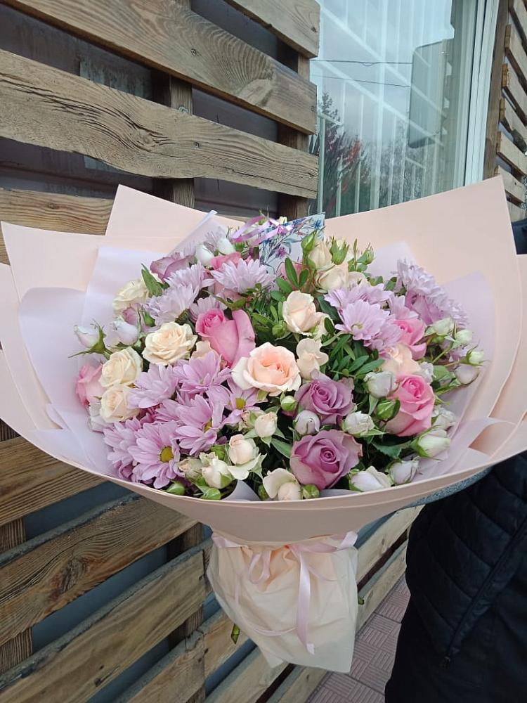 Букет цветов из: Розы и Хризантемы в Третьяках