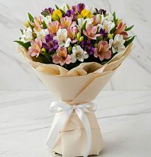 Букет цветов из:  Альстромерии в Третьяках