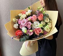 Букет цветов из:  Розы, Лизиантусы и Гвоздики #REPLACE_PRED# Третьяках