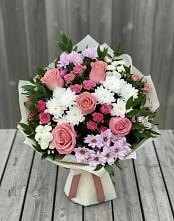 Букет цветов из:  Альстромерии, Гвоздики, Розы и Хризантемы в Третьяках
