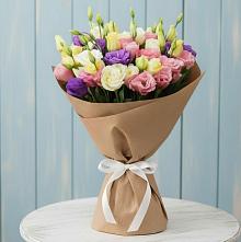 Букет цветов из:  Лизиантусы в Третьяках