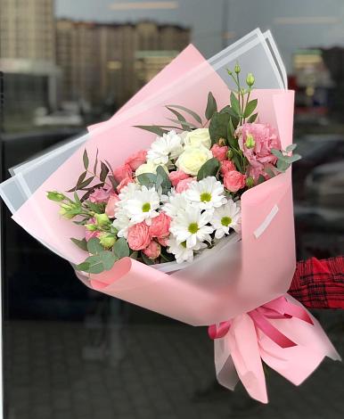 Букет цветов из: Розы, Лизиантусы и Хризантемы в Третьяках
