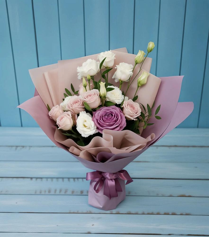 Букет цветов из: Розы и Лизиантусы в Третьяках