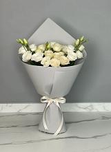 Букет цветов из:  Розы и Лизиантусы в Третьяках